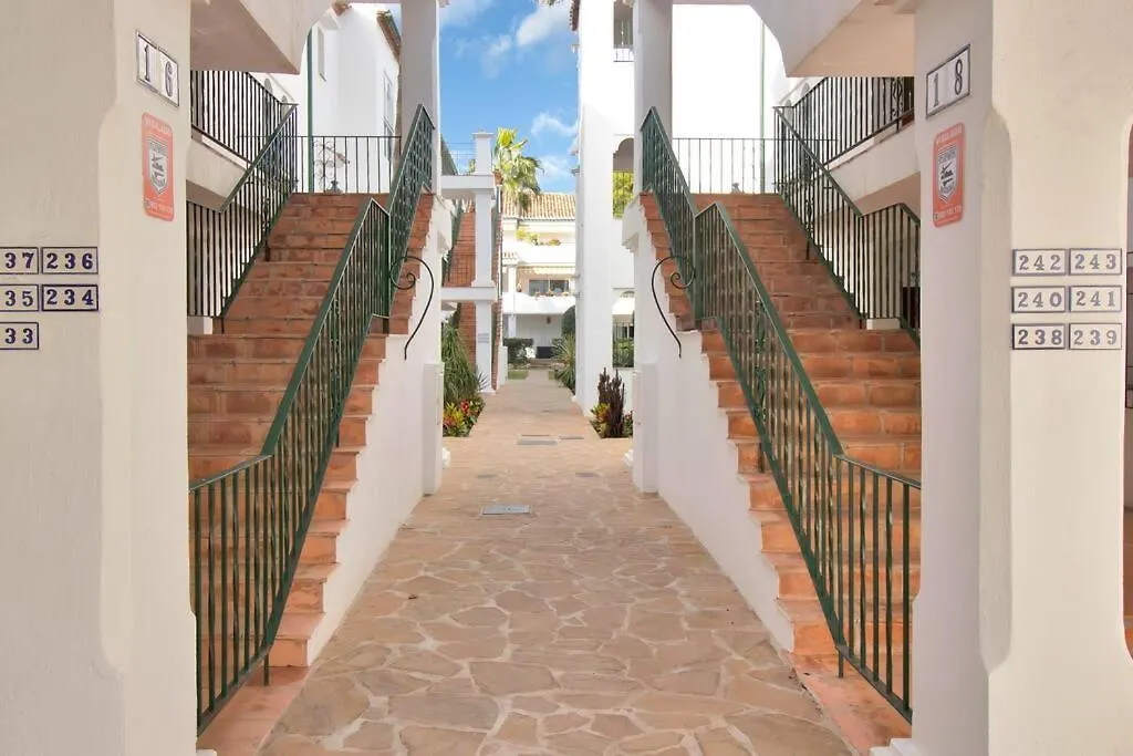 דירה אסטפונה Apartamento En Complejo Con Piscina Climatizada - El Presidente 234